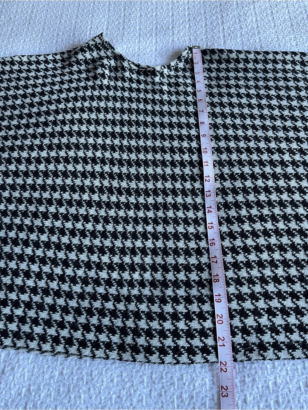 Made In Italy Wool Blend Black White Houndstooth Knit Poncho Cape Wrap OS - Picture 4 of 6
